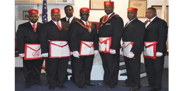 2014_St_James_Chapter_77_Group_photo.jpg